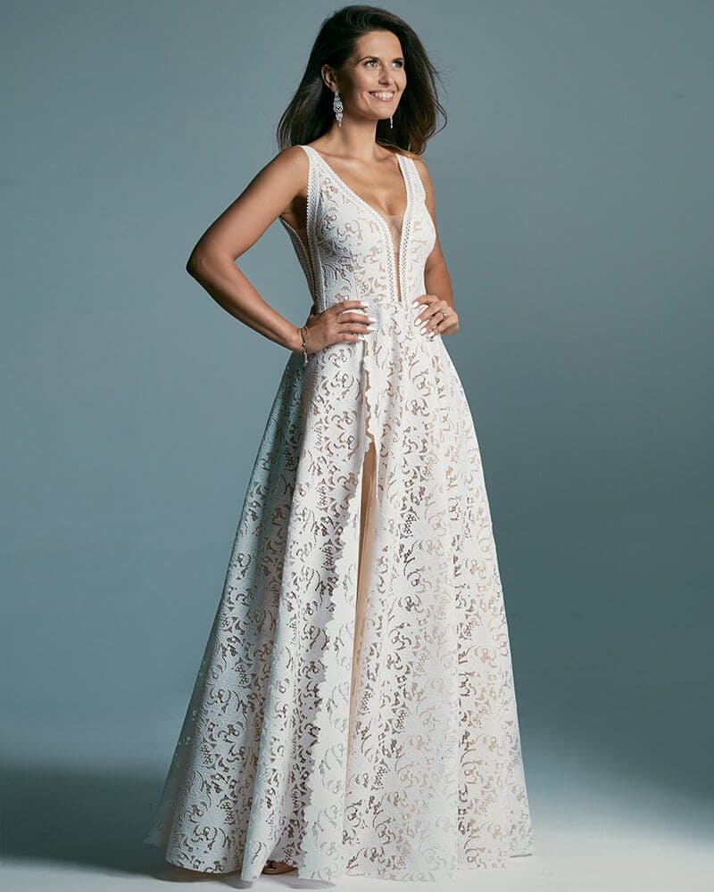 Suknia ślubna w kolorze białym z mocno odsłoniętymi plecami Santorini 1 header Santorini wedding dresses collection