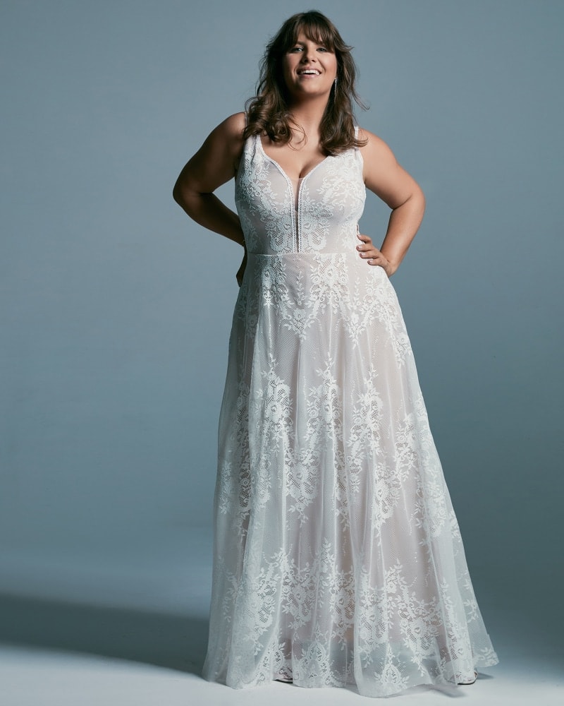 suknia ślubna plus size z odważnym dekoltem Porto 48 2 Plus size wedding dresses