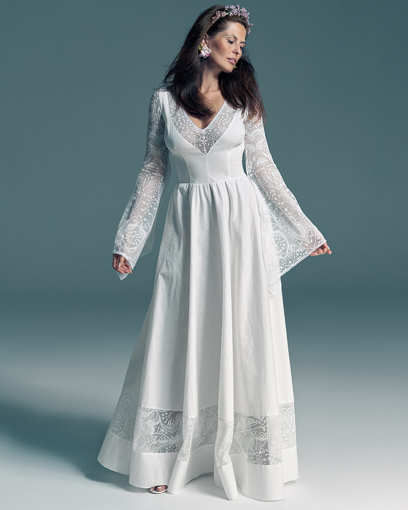 Bawełniana suknia ślubna z rękawami w klimacie bajkowym - Slavica 5